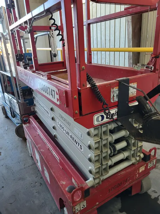 2018 MEC MICRO 19 Scissor Lift
