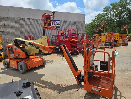 2015 JLG E400AJPN Articulating Boom Lift
