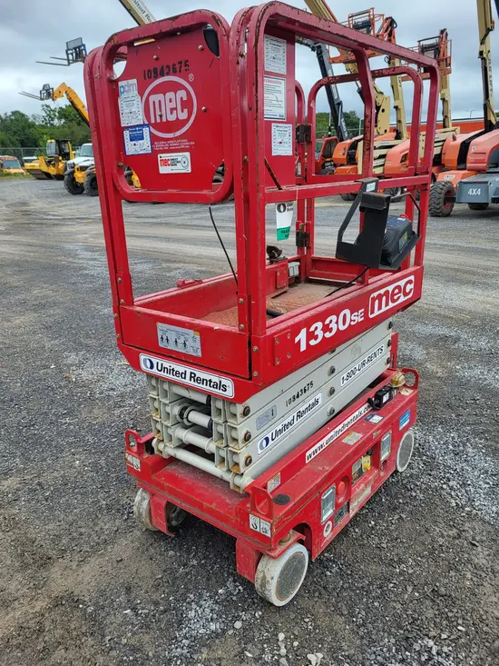 2018 MEC 1330SE Scissor Lift