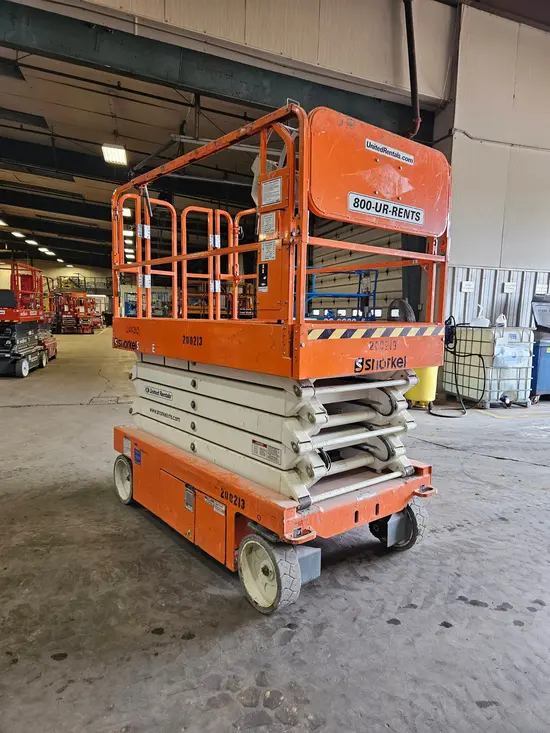 2017 Snorkel S4732E Scissor Lift