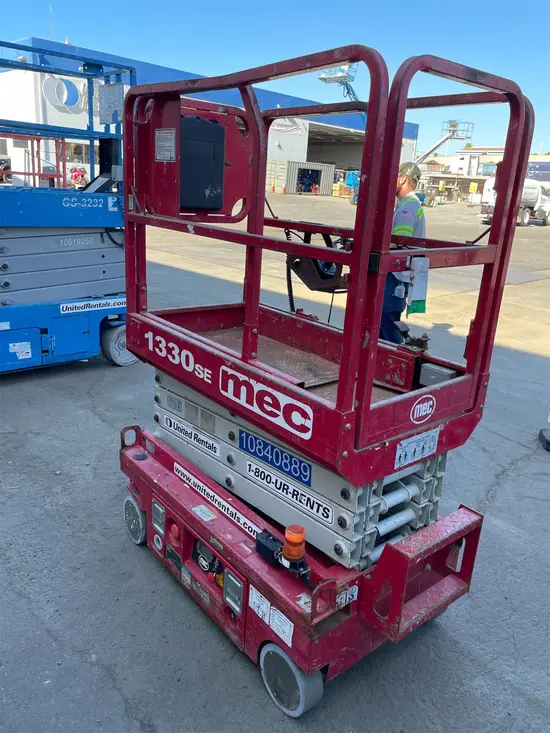 2018 MEC 1330SE Scissor Lift