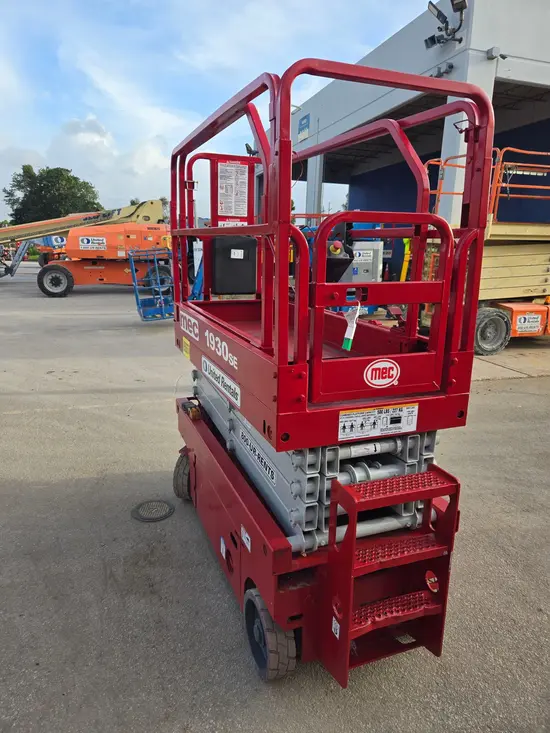 2017 MEC 1930SE Scissor Lift