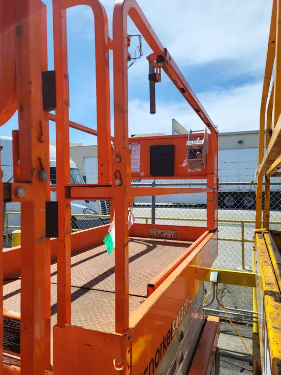 2018 Snorkel S4732E Scissor Lift