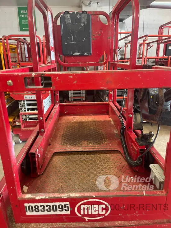 2018 MEC MICRO 19 Scissor Lift
