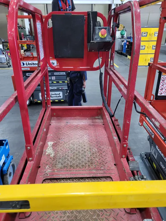 2019 MEC MICRO 19 Scissor Lift