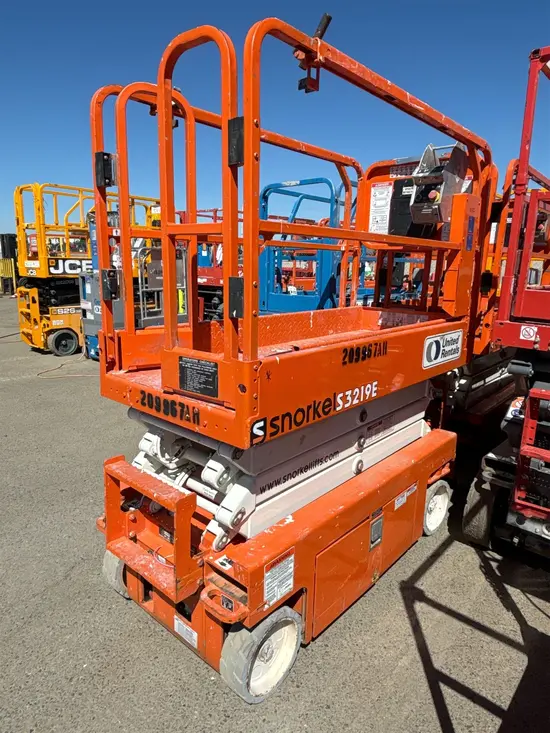2018 Snorkel S3219E Scissor Lift