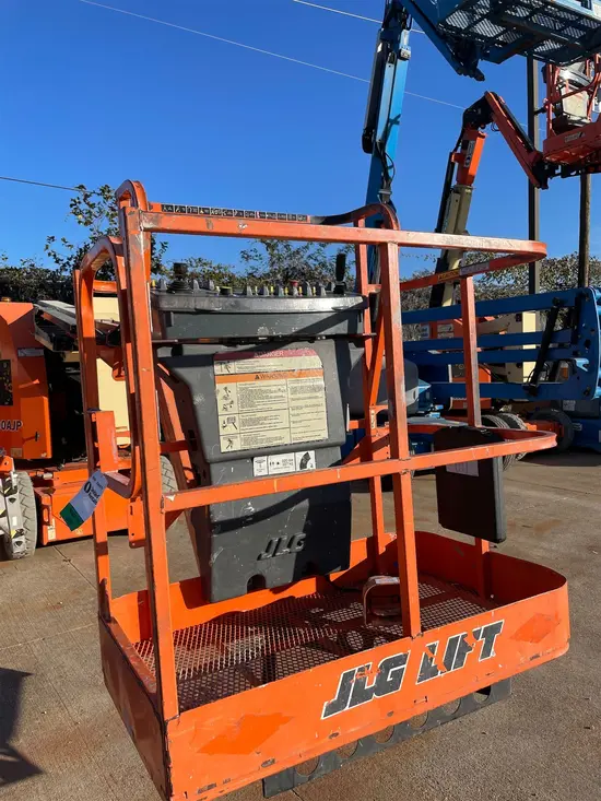 2016 JLG E300AJP Articulating Boom Lift