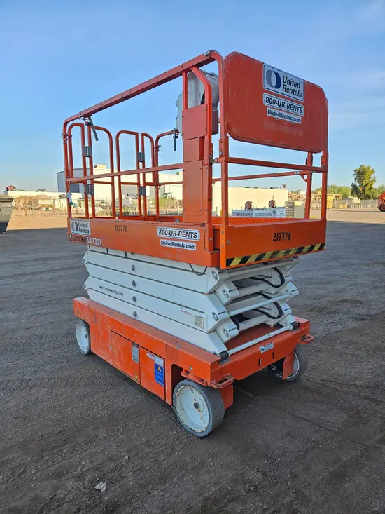 2018 Snorkel S4732E Scissor Lift