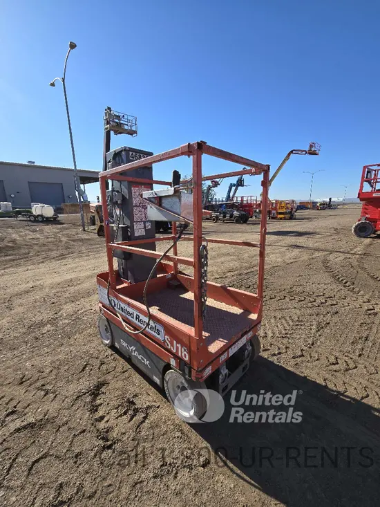2017 Skyjack SJ16 Self-Propelled One-Person Lift