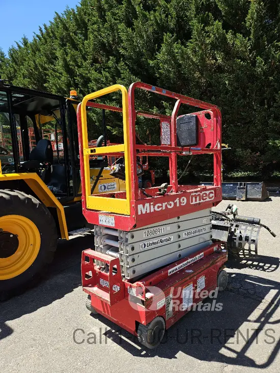 2018 MEC MICRO 19 Scissor Lift