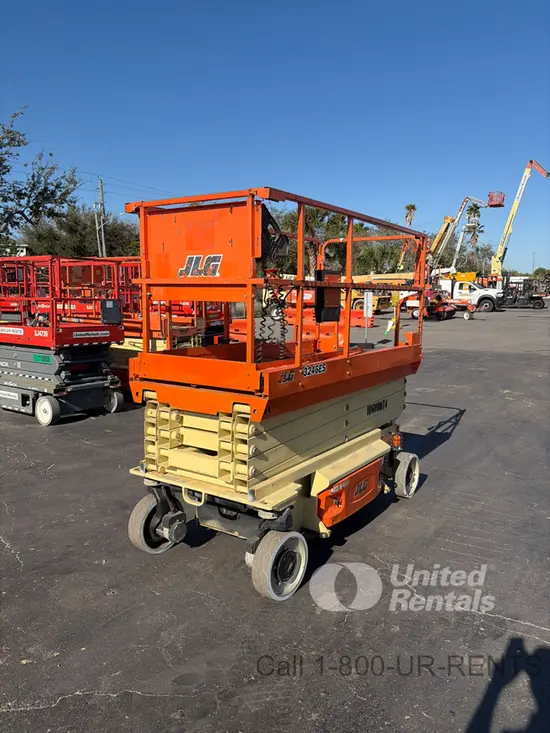 2017 JLG 3246ES Scissor Lift