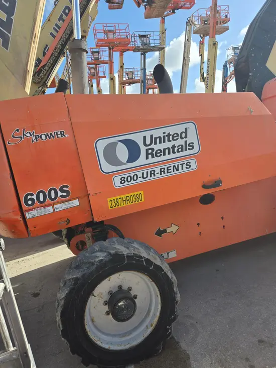 2017 JLG 600S Boom Lift