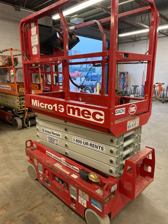 2019 MEC MICRO 19 Scissor Lift