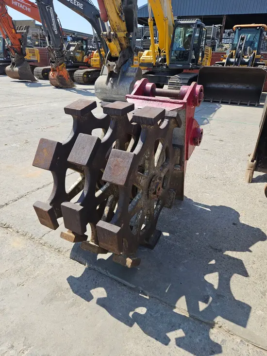 2019 FURUKAWA CW24III Compaction Attachment