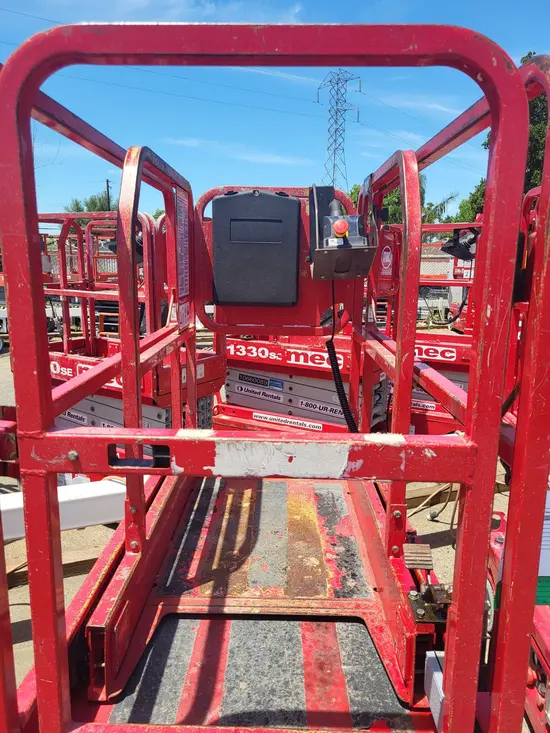 2017 MEC 1330SE Scissor Lift