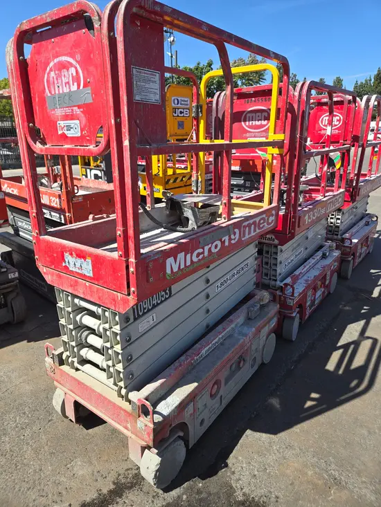 2019 MEC MICRO 19 Scissor Lift