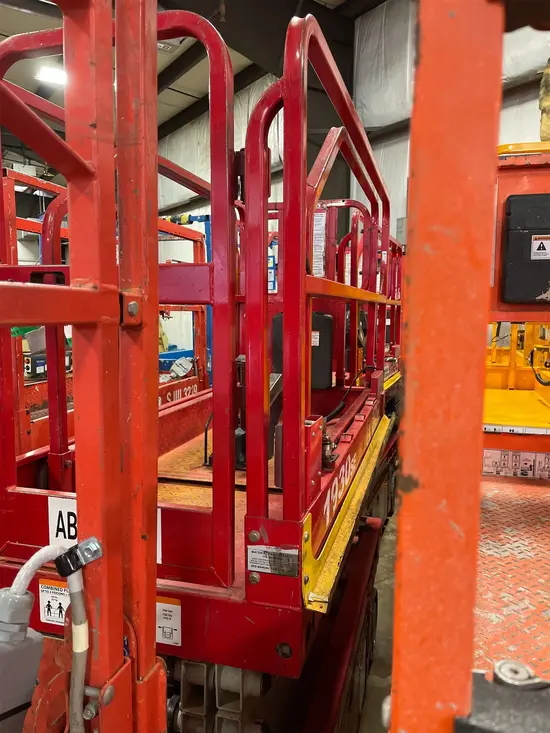 2017 MEC 1930SE Scissor Lift