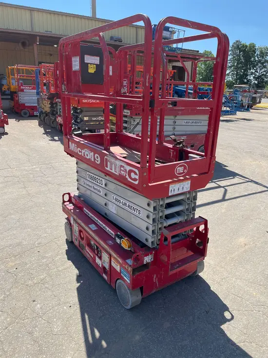 2018 MEC MICRO 19 Scissor Lift