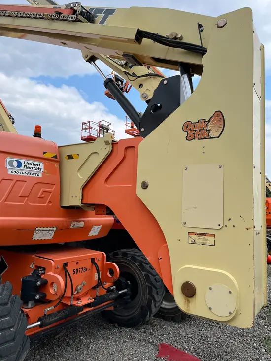 2017 JLG 800AJ Articulating Boom Lift