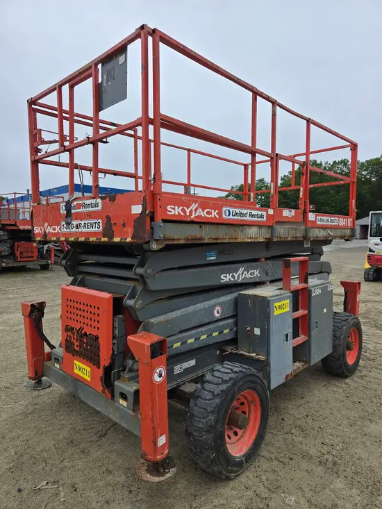 2015 Skyjack SJ8841RT Rough Terrain Scissor Lift