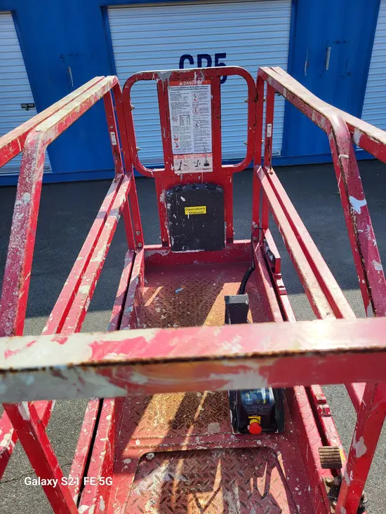 2018 MEC 1930SE Scissor Lift