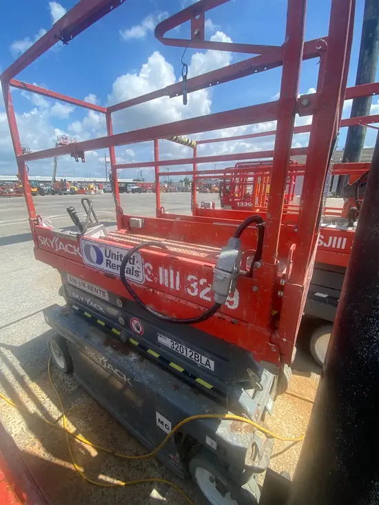 2016 Skyjack SJIII3219 Scissor Lift
