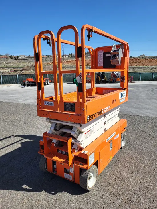2018 Snorkel S3219E Scissor Lift