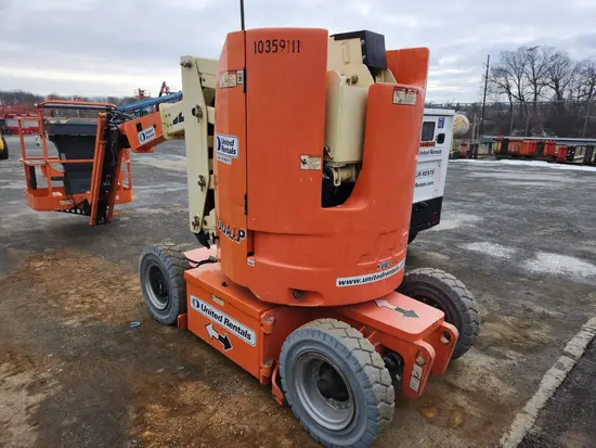 2015 JLG E300AJP Articulating Boom Lift