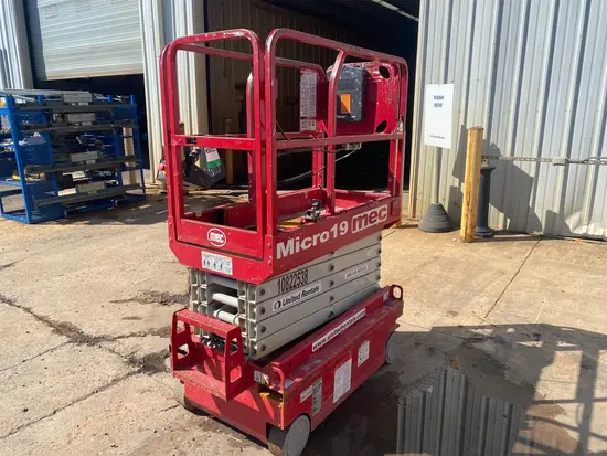 2018 MEC MICRO 19 Scissor Lift