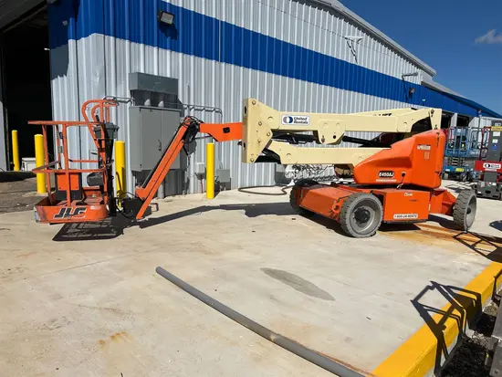 2015 JLG E450AJ Articulating Boom Lift