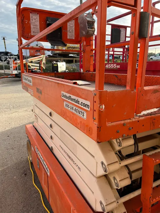 2018 Snorkel S4732E Scissor Lift