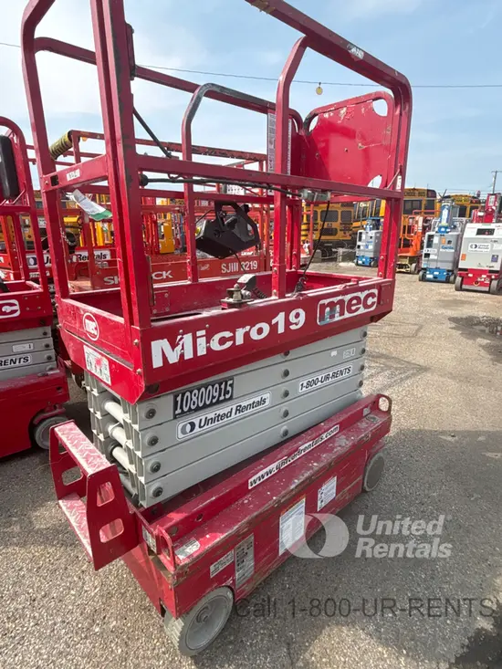 2018 MEC MICRO 19 Scissor Lift
