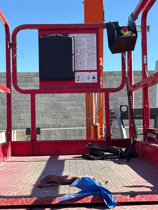 2017 MEC 4046SE Scissor Lift