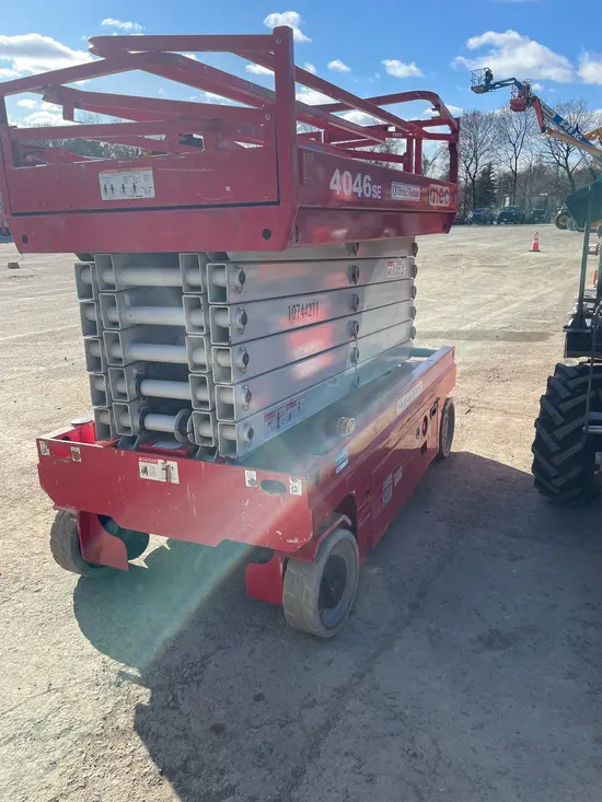 2018 MEC 4046SE Scissor Lift