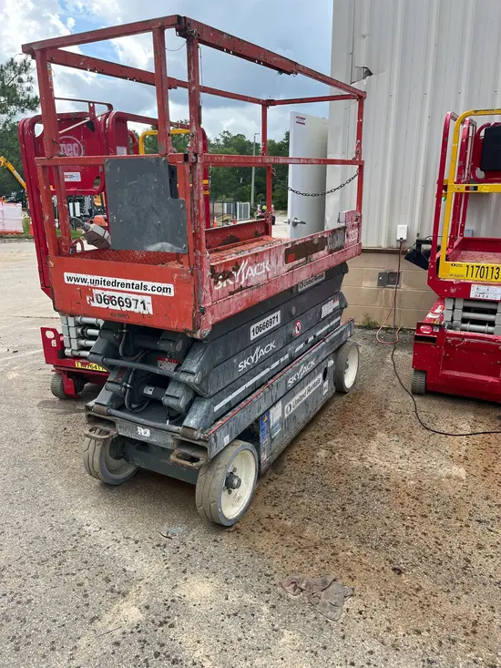 2017 Skyjack SJIII3226 Scissor Lift