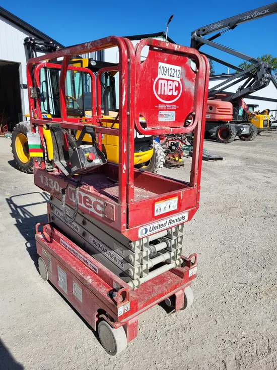 2019 MEC 1330SE Scissor Lift