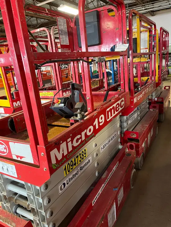2019 MEC MICRO 19 Scissor Lift