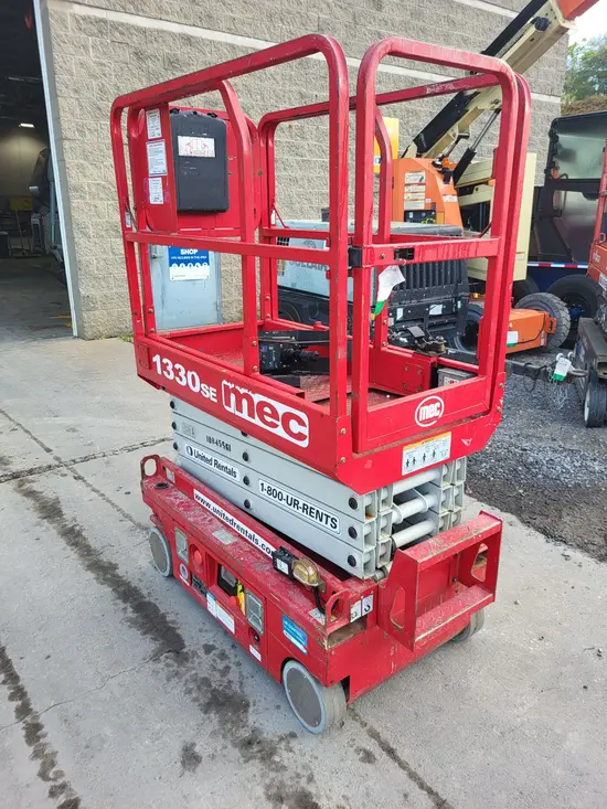 2018 MEC 1330SE Scissor Lift