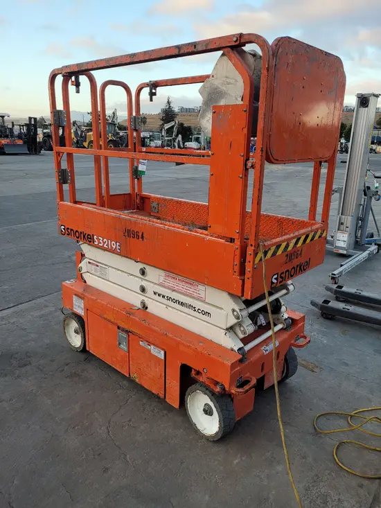 2018 Snorkel S3219E Scissor Lift