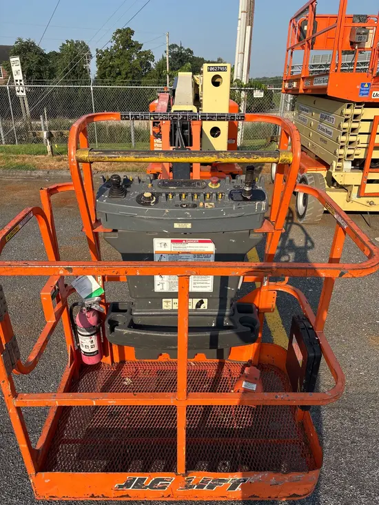 2017 JLG E400AJPN Articulating Boom Lift