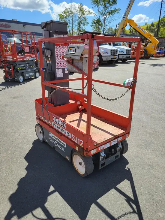 2018 Skyjack SJ12 Self-Propelled One-Person Lift