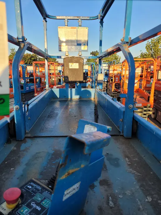 2017 Genie GS-3232 Scissor Lift