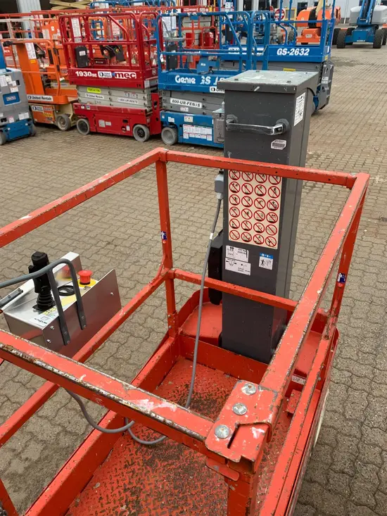 2017 Skyjack SJ12 Self-Propelled One-Person Lift