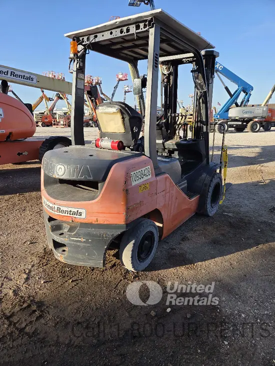 2019 Toyota 8FDU25 Warehouse Forklift