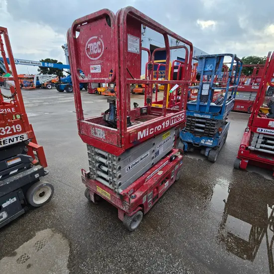 2018 MEC MICRO 19 Scissor Lift