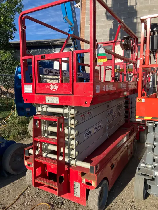2018 MEC 4046SE Scissor Lift