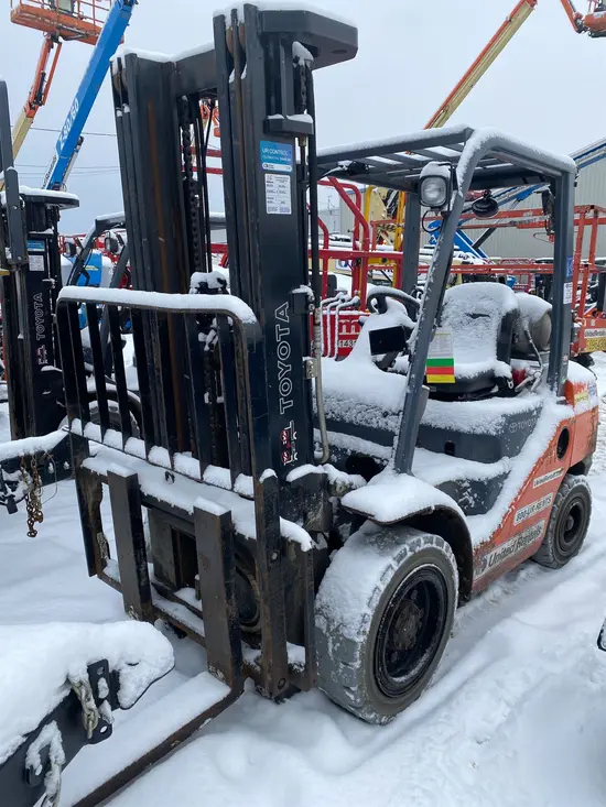 2019 Toyota 8FGU30 Warehouse Forklift