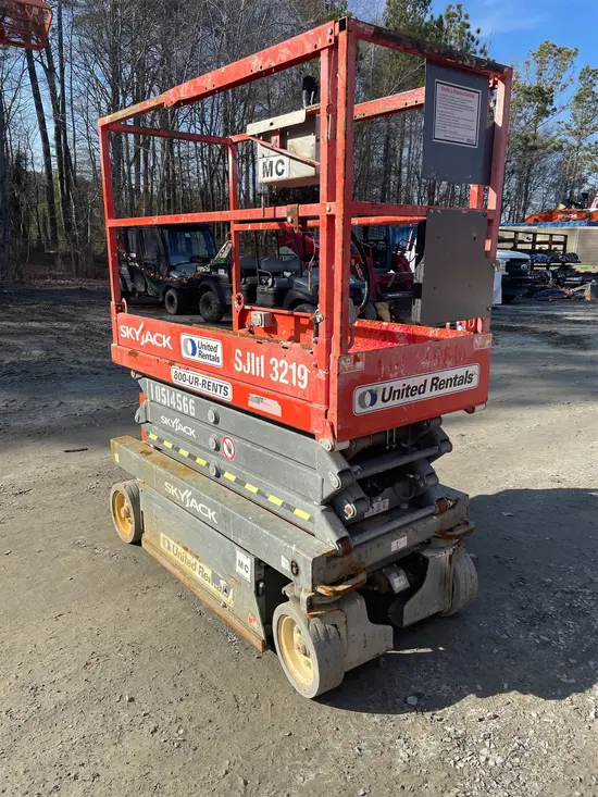 2016 Skyjack SJIII3219 Scissor Lift