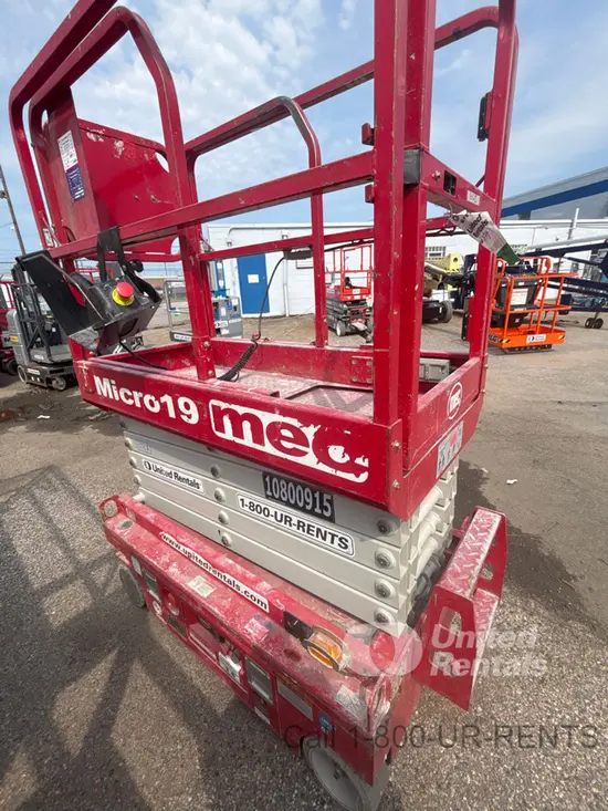2018 MEC MICRO 19 Scissor Lift