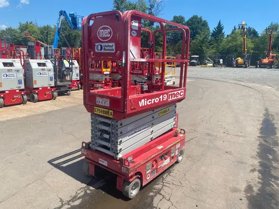 2018 MEC MICRO 19 Scissor Lift